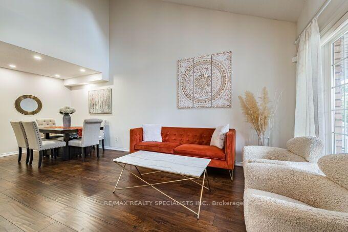 Photo 7 of 37 Peachleaf Crescent, Brampton, Fletcher's Meadow — HOMEH