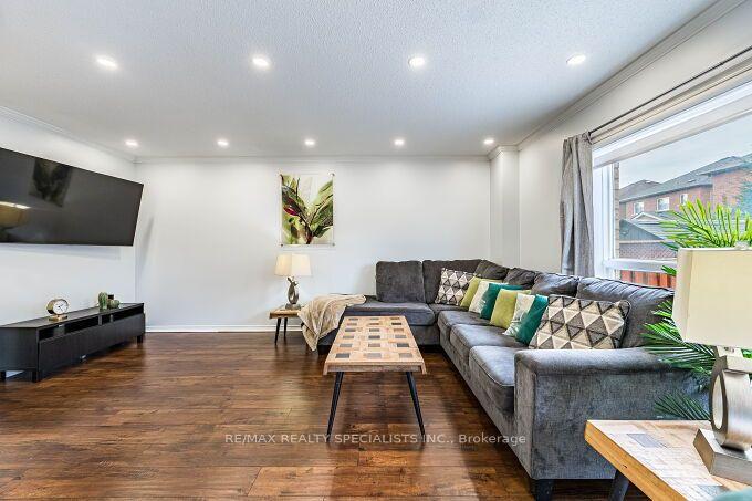 Photo 27 of 37 Peachleaf Crescent, Brampton, Fletcher's Meadow — HOMEH