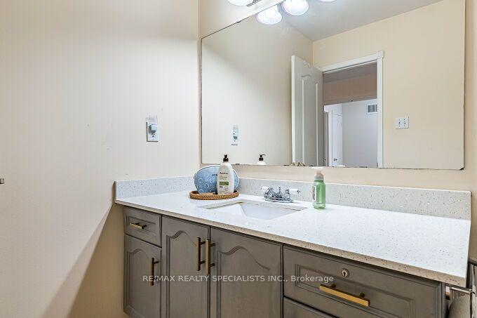 Photo 35 of 37 Peachleaf Crescent, Brampton, Fletcher's Meadow — HOMEH