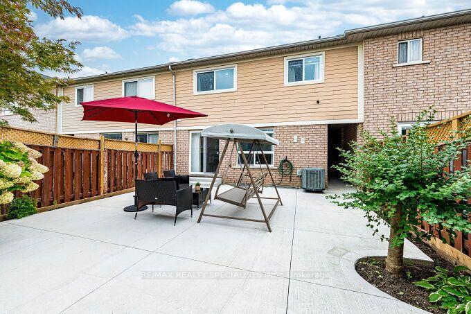 Photo 47 of 37 Peachleaf Crescent, Brampton, Fletcher's Meadow — HOMEH
