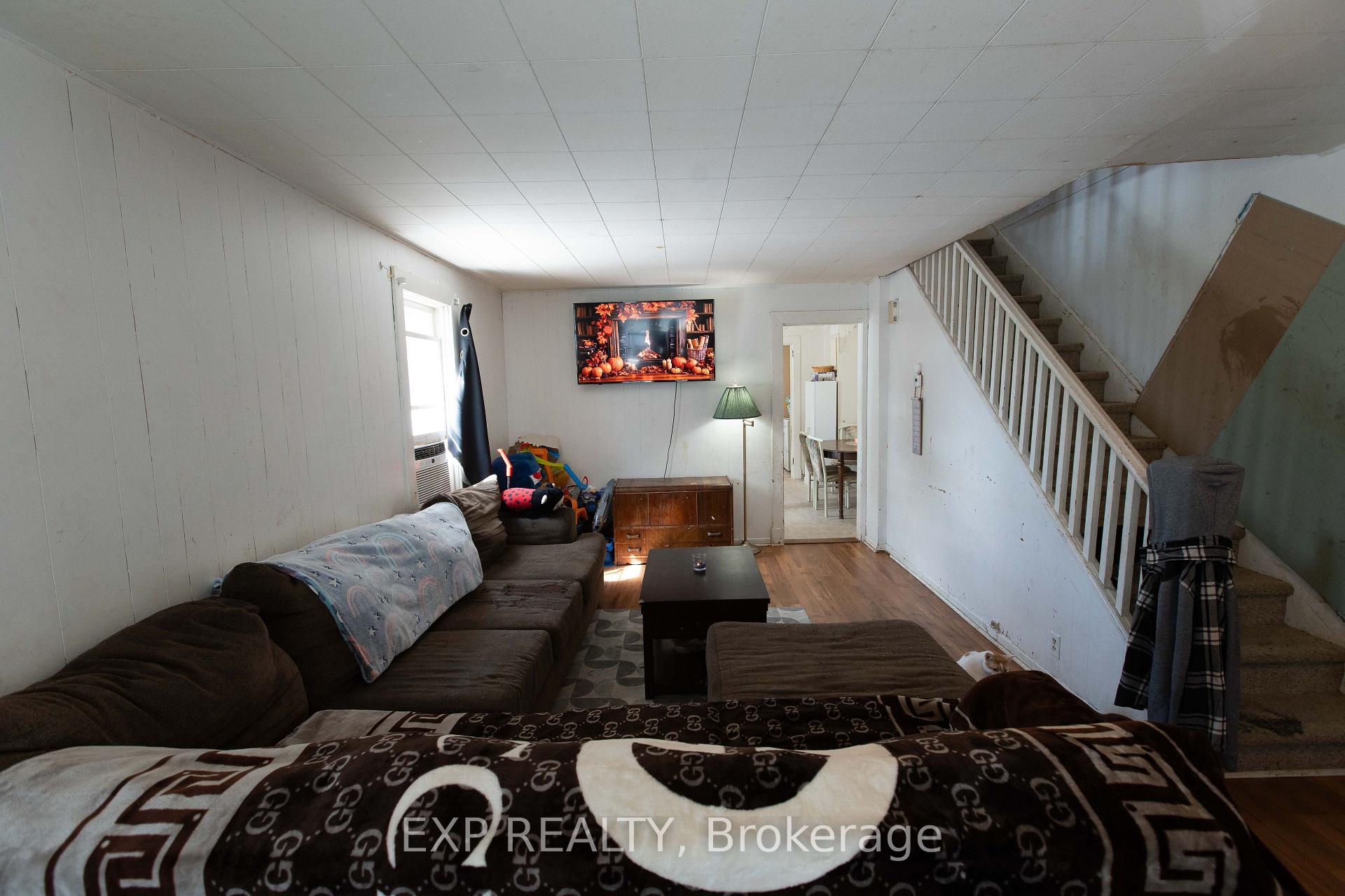 Photo 18 of 301-303 Fourth Street W, Cornwall, Cornwall — HOMEH