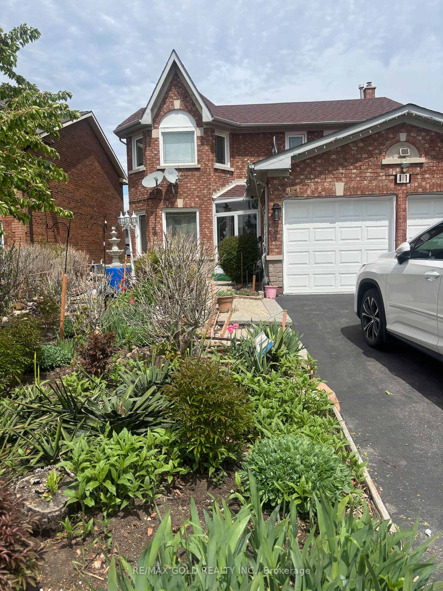 Photo 1 of 11 Eagleridge Drive, Brampton, Sandringham-Wellington — HOMEH