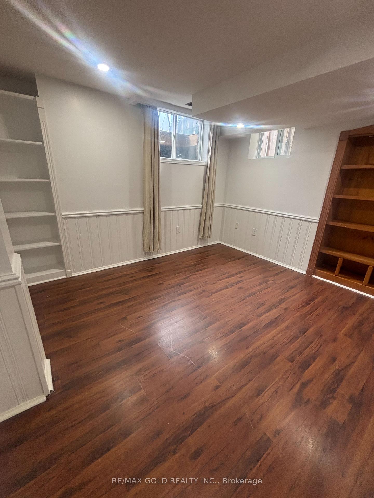 Photo 9 of 11 Eagleridge Drive, Brampton, Sandringham-Wellington — HOMEH