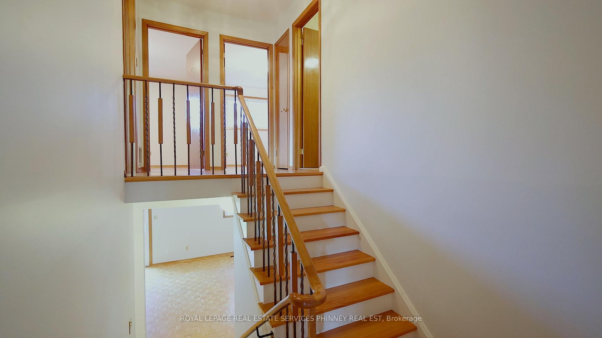 Photo 10 of 1633 Warren Drive, Mississauga, Rathwood — HOMEH
