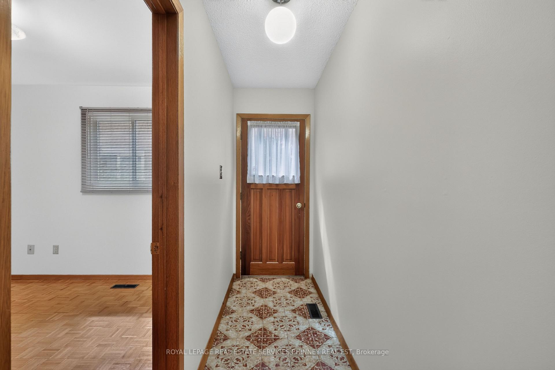 Photo 20 of 1633 Warren Drive, Mississauga, Rathwood — HOMEH