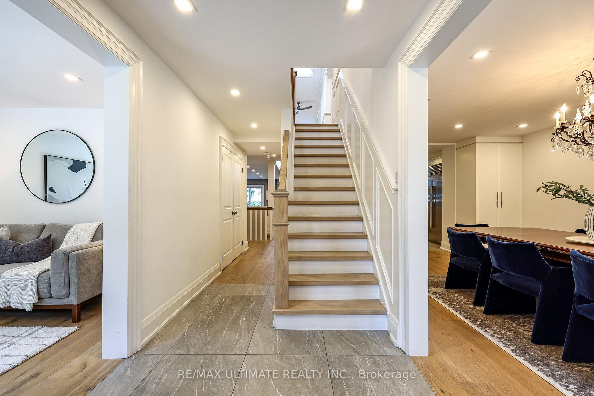Photo 3 of 10 Field Avenue, Toronto, Leaside — HOMEH