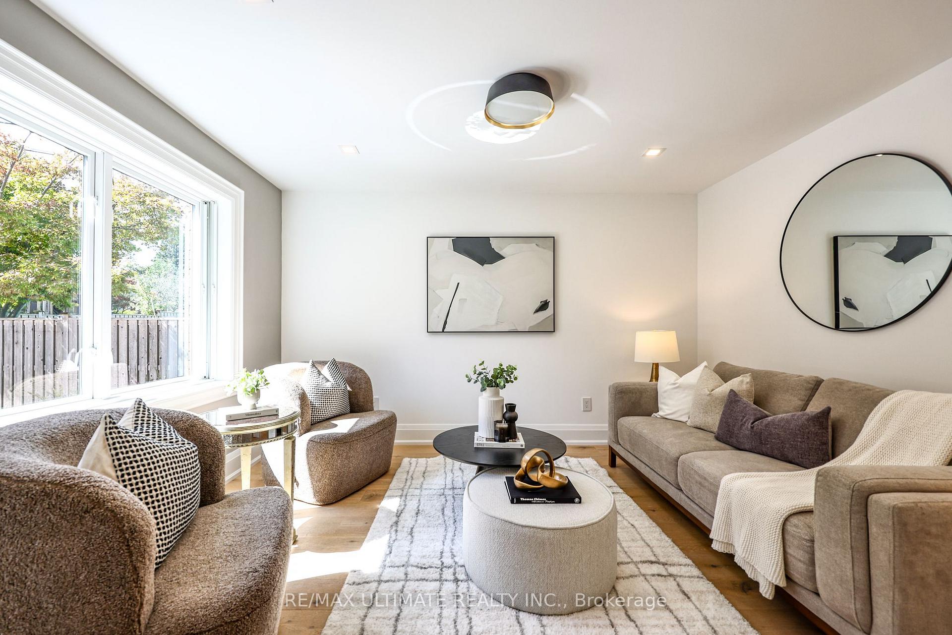 Photo 5 of 10 Field Avenue, Toronto, Leaside — HOMEH