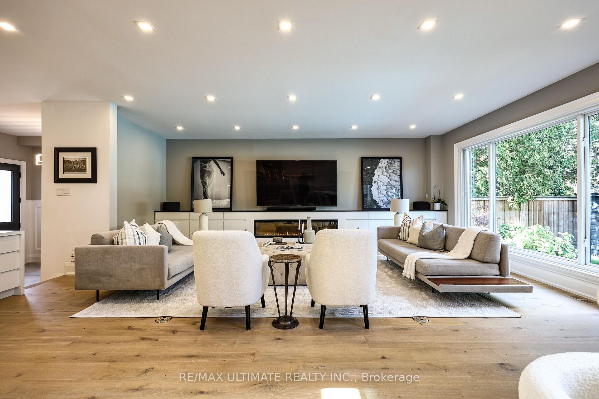 Photo 10 of 10 Field Avenue, Toronto, Leaside — HOMEH
