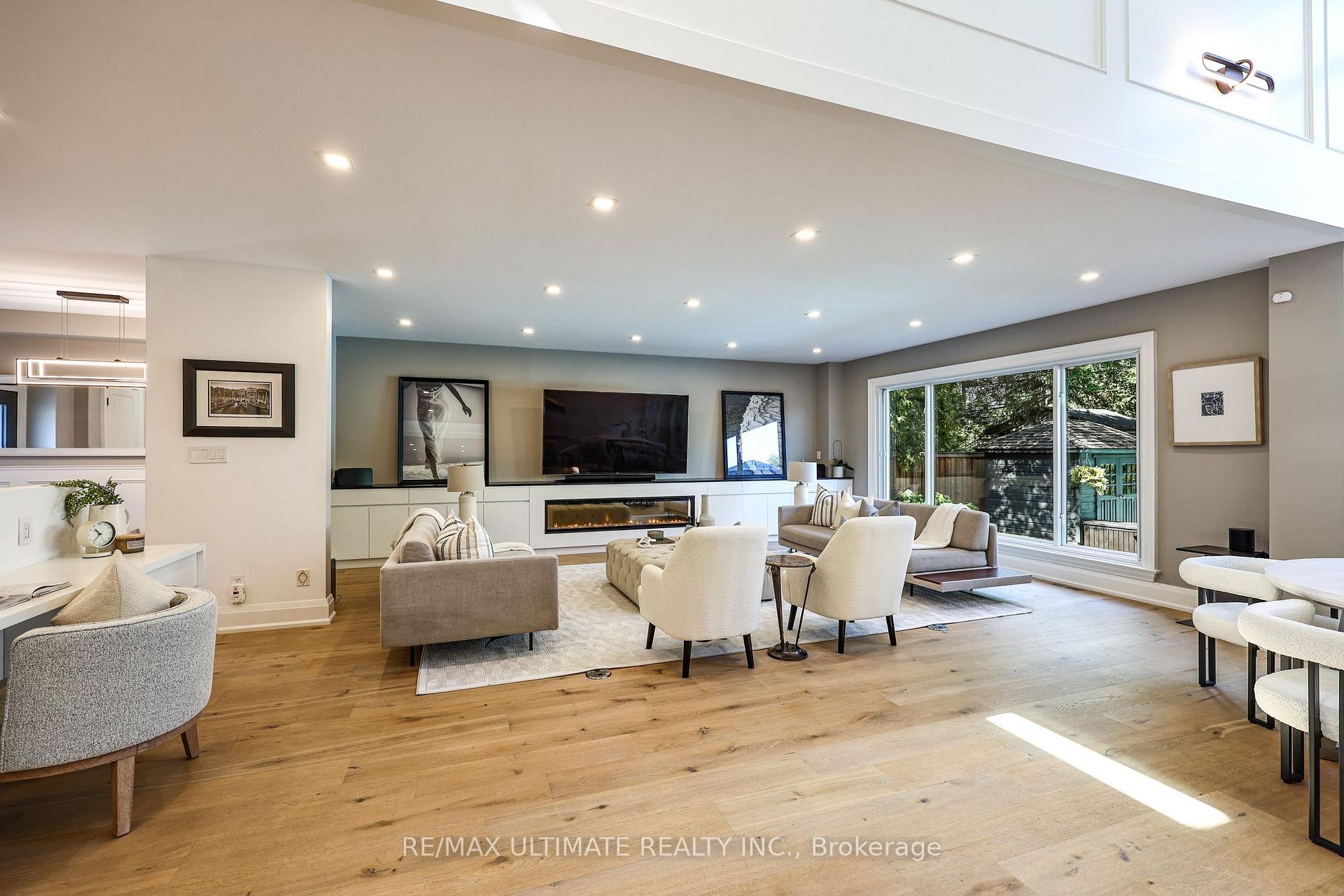 Photo 14 of 10 Field Avenue, Toronto, Leaside — HOMEH