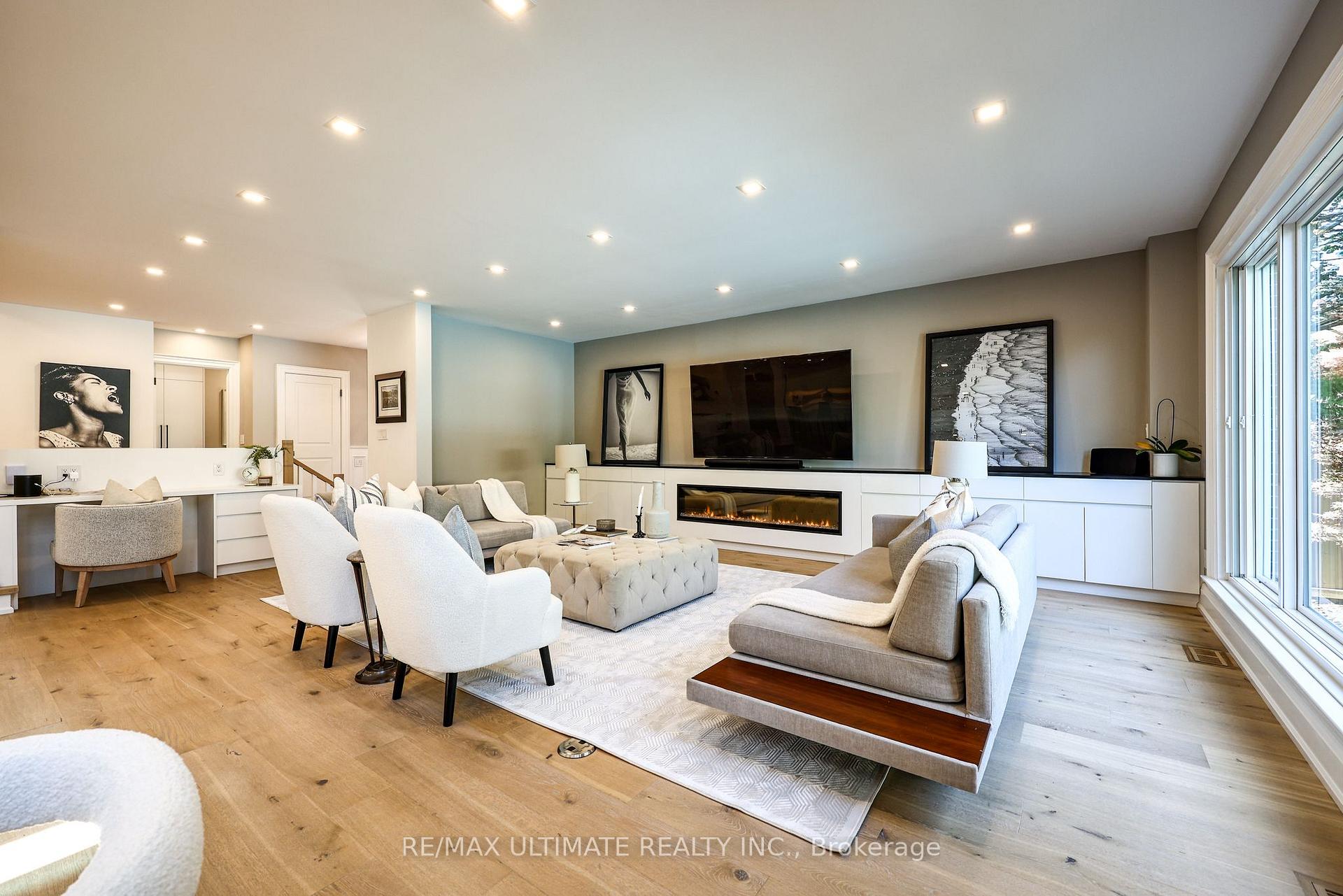 Photo 15 of 10 Field Avenue, Toronto, Leaside — HOMEH