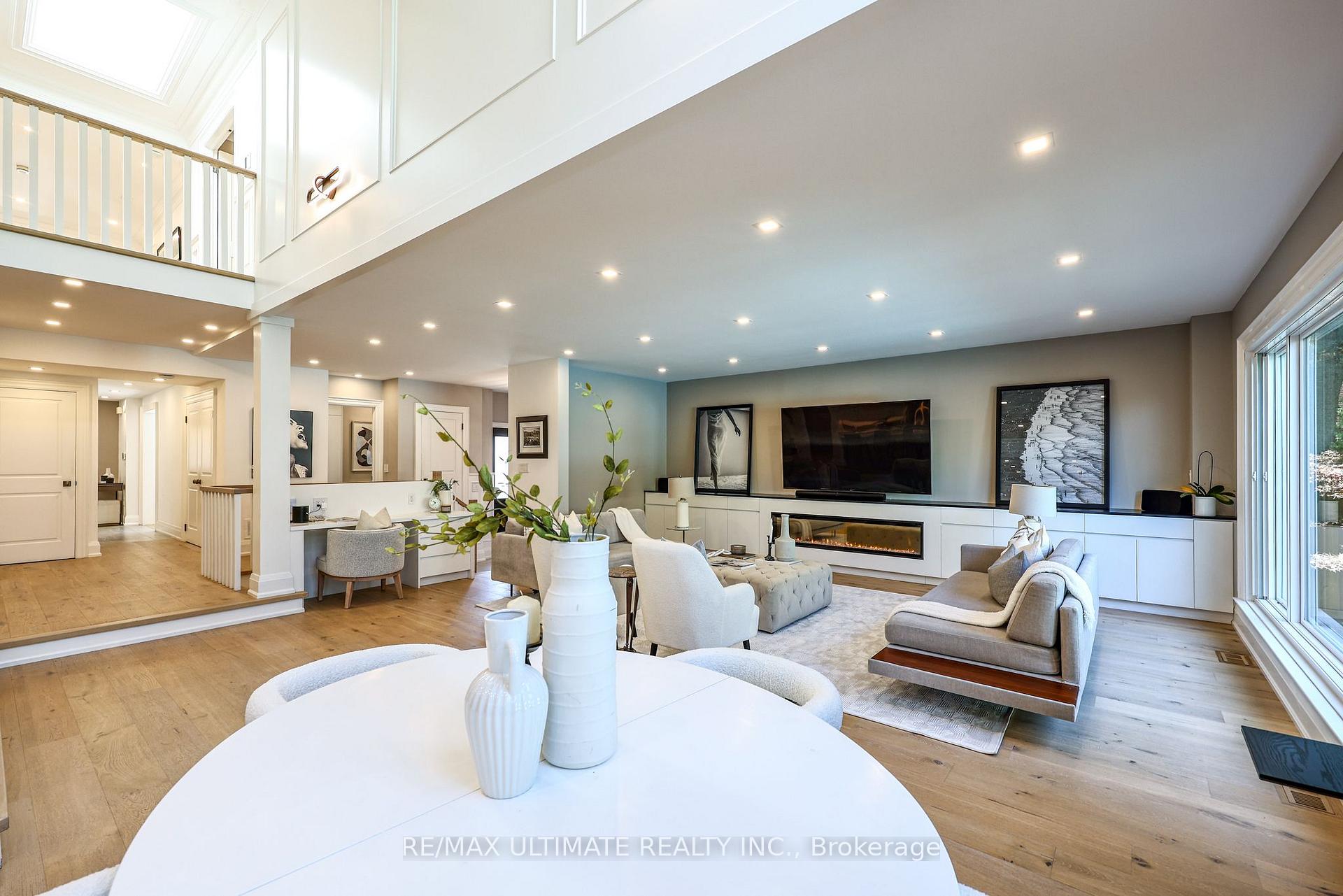 Photo 17 of 10 Field Avenue, Toronto, Leaside — HOMEH