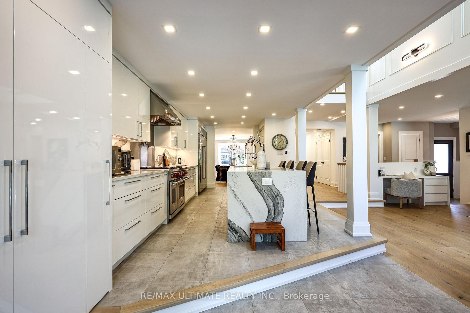 Photo 19 of 10 Field Avenue, Toronto, Leaside — HOMEH