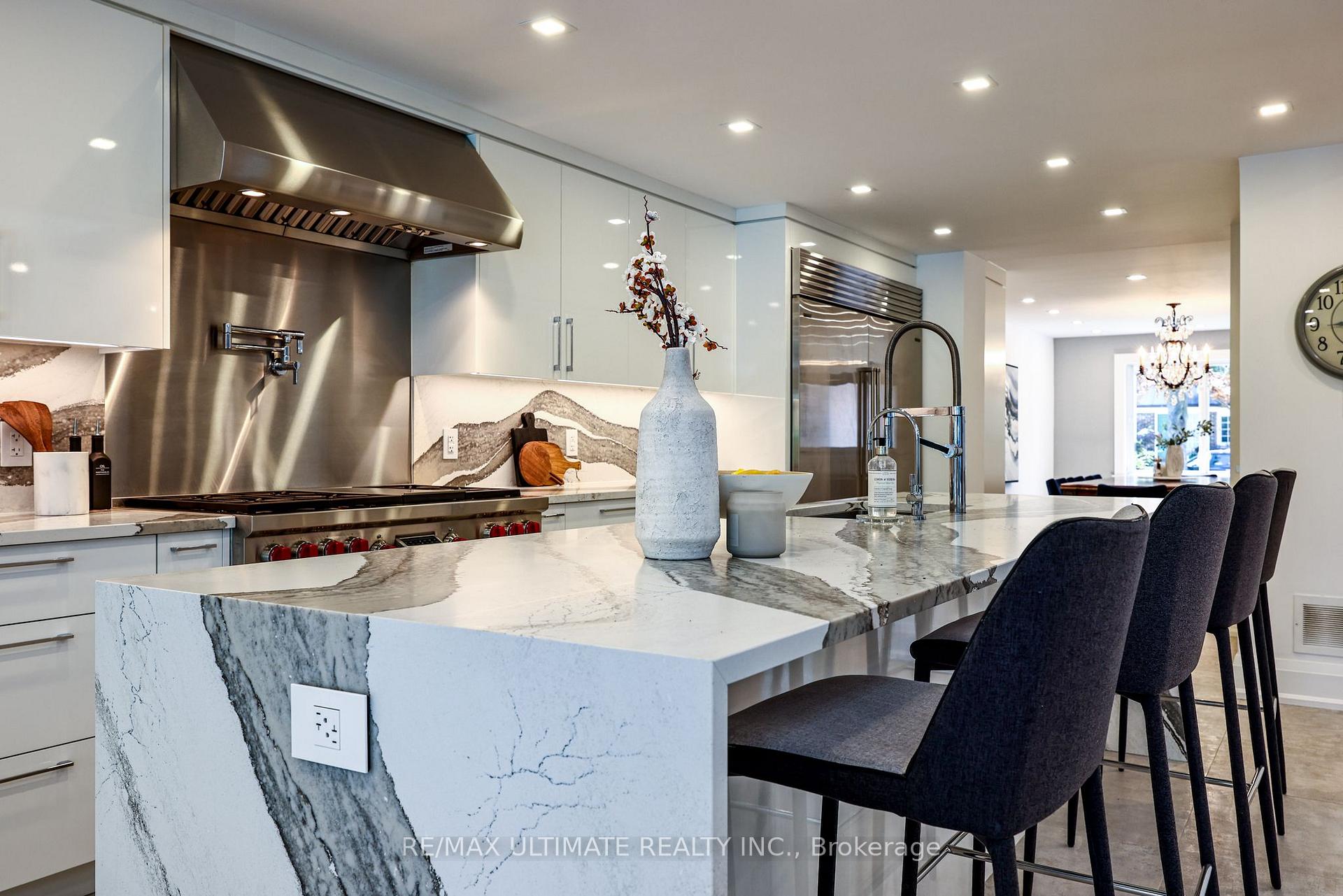 Photo 20 of 10 Field Avenue, Toronto, Leaside — HOMEH