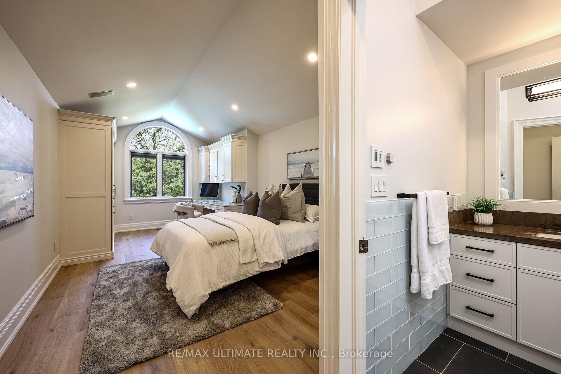 Photo 40 of 10 Field Avenue, Toronto, Leaside — HOMEH