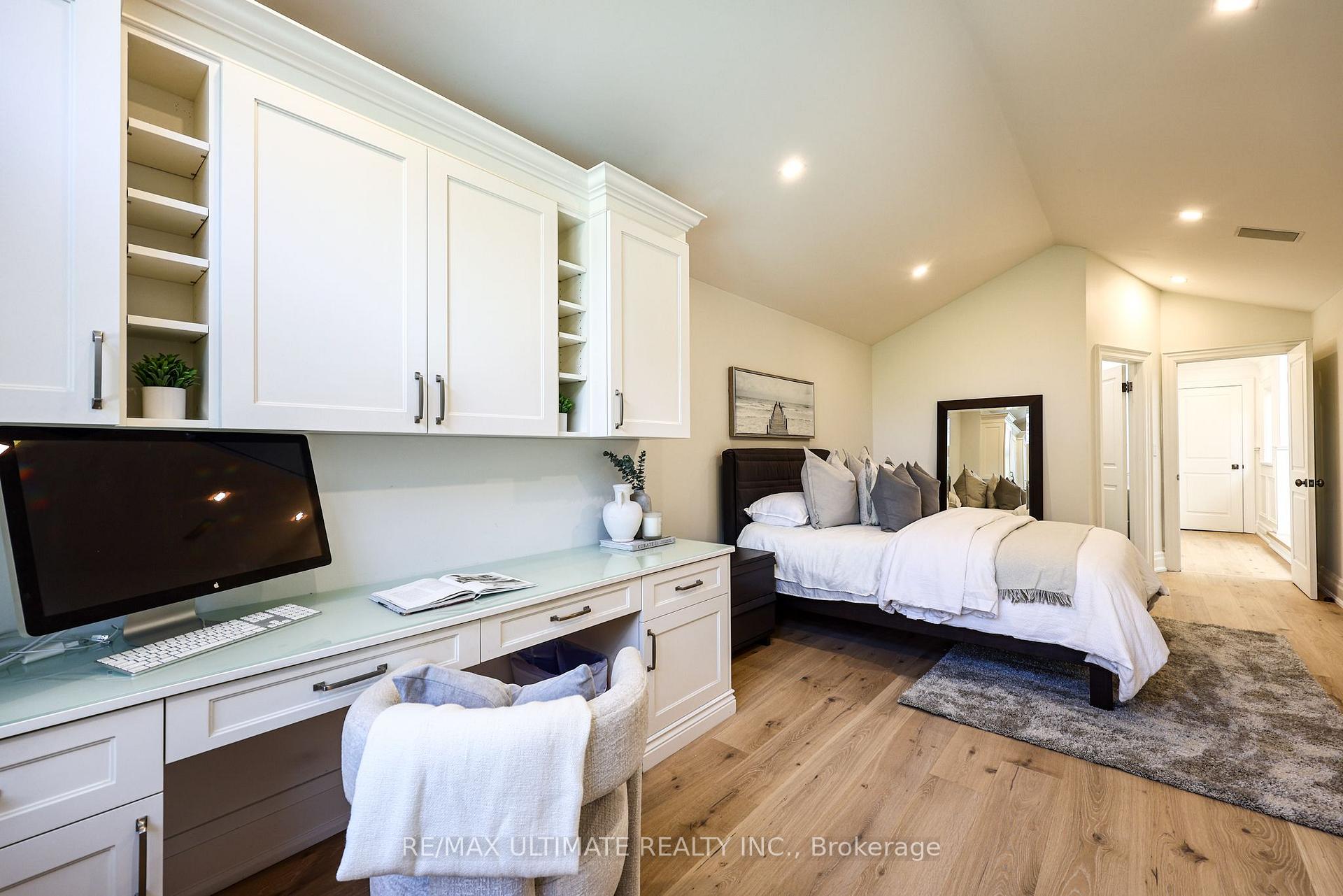 Photo 41 of 10 Field Avenue, Toronto, Leaside — HOMEH