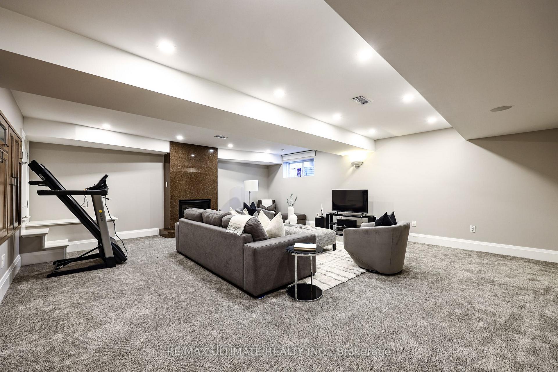 Photo 48 of 10 Field Avenue, Toronto, Leaside — HOMEH