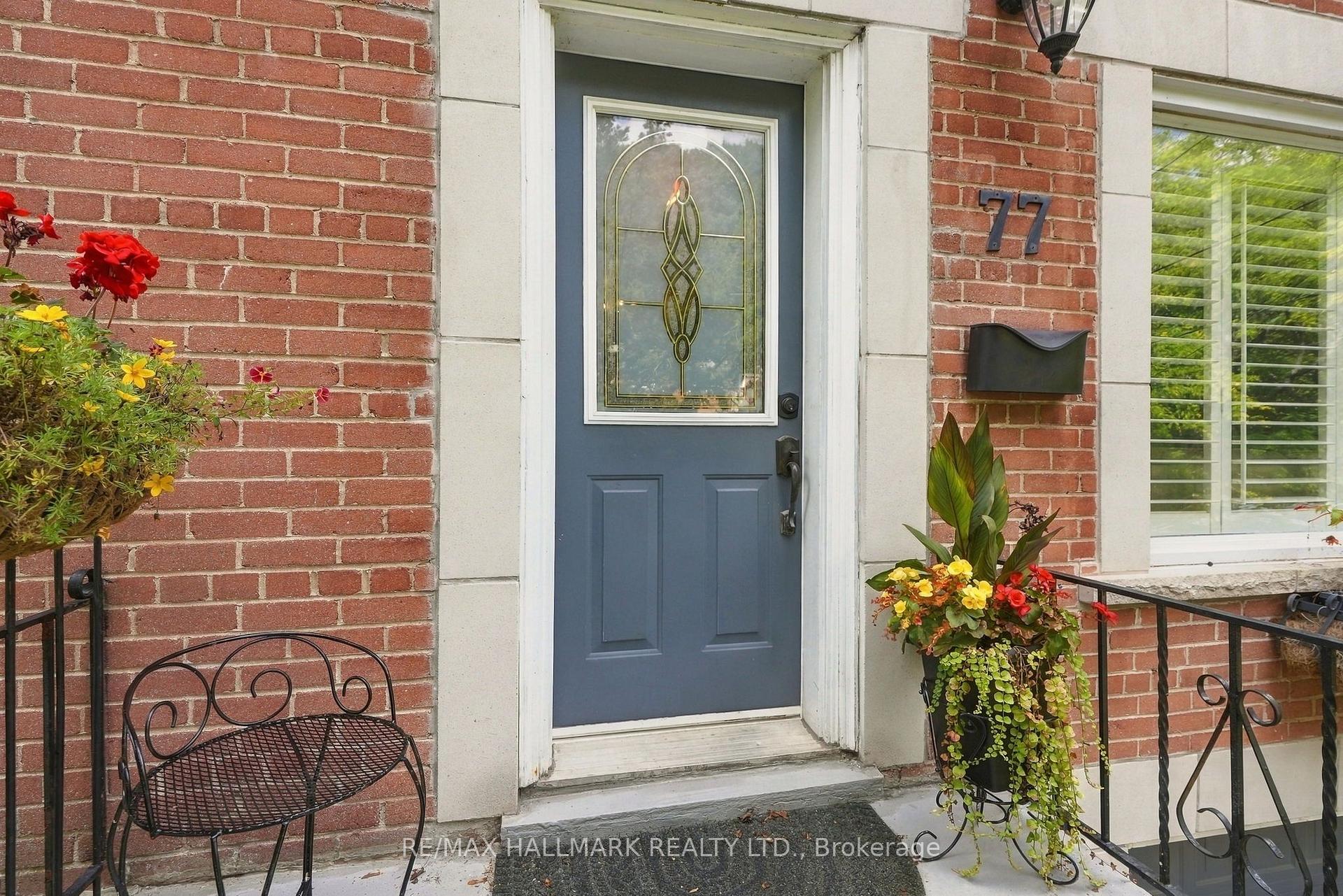 Photo 4 of 77 Glen Davis Crescent, Toronto, East End-Danforth — HOMEH