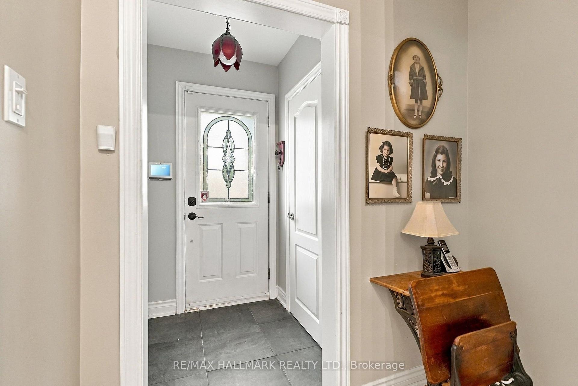 Photo 5 of 77 Glen Davis Crescent, Toronto, East End-Danforth — HOMEH
