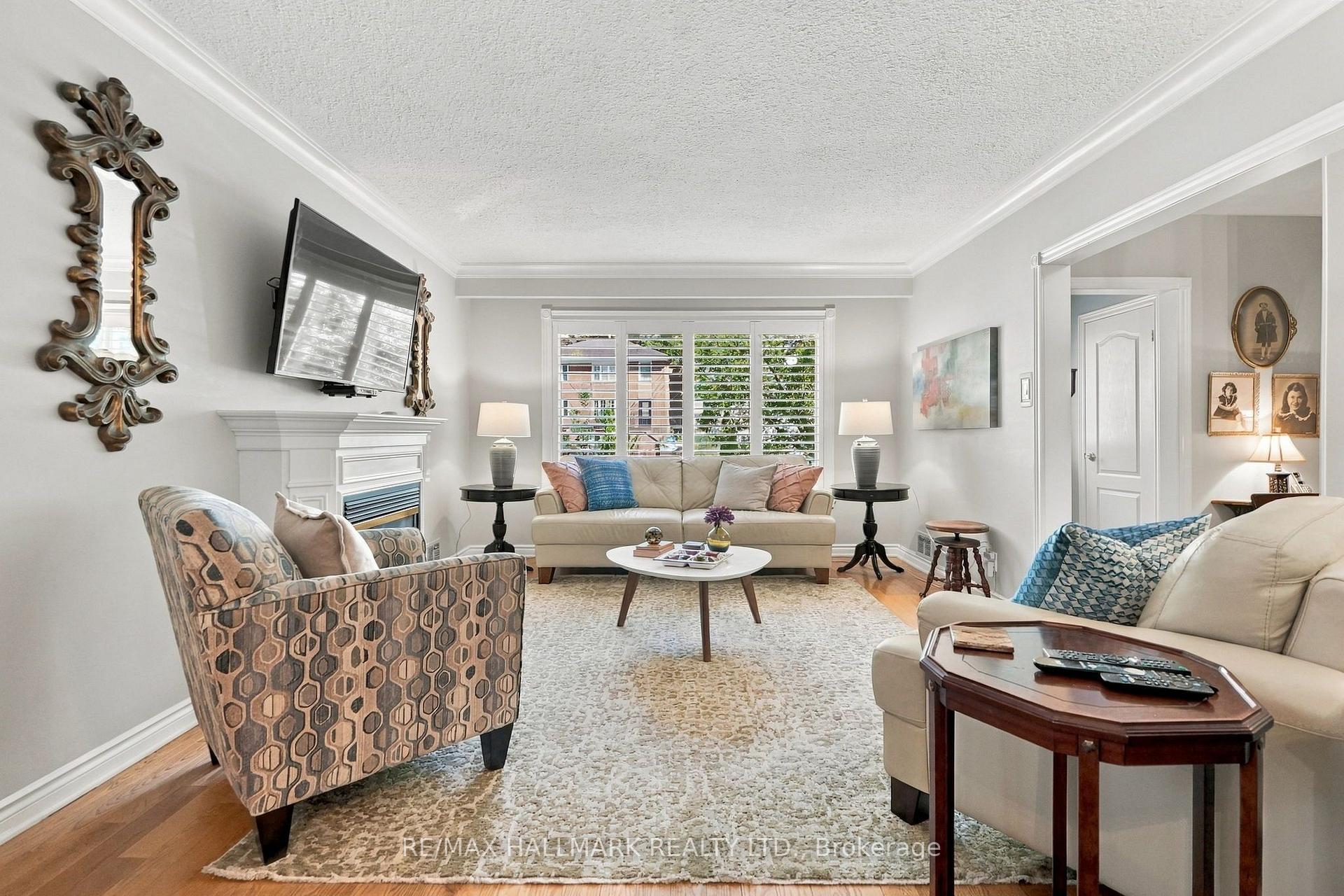 Photo 8 of 77 Glen Davis Crescent, Toronto, East End-Danforth — HOMEH