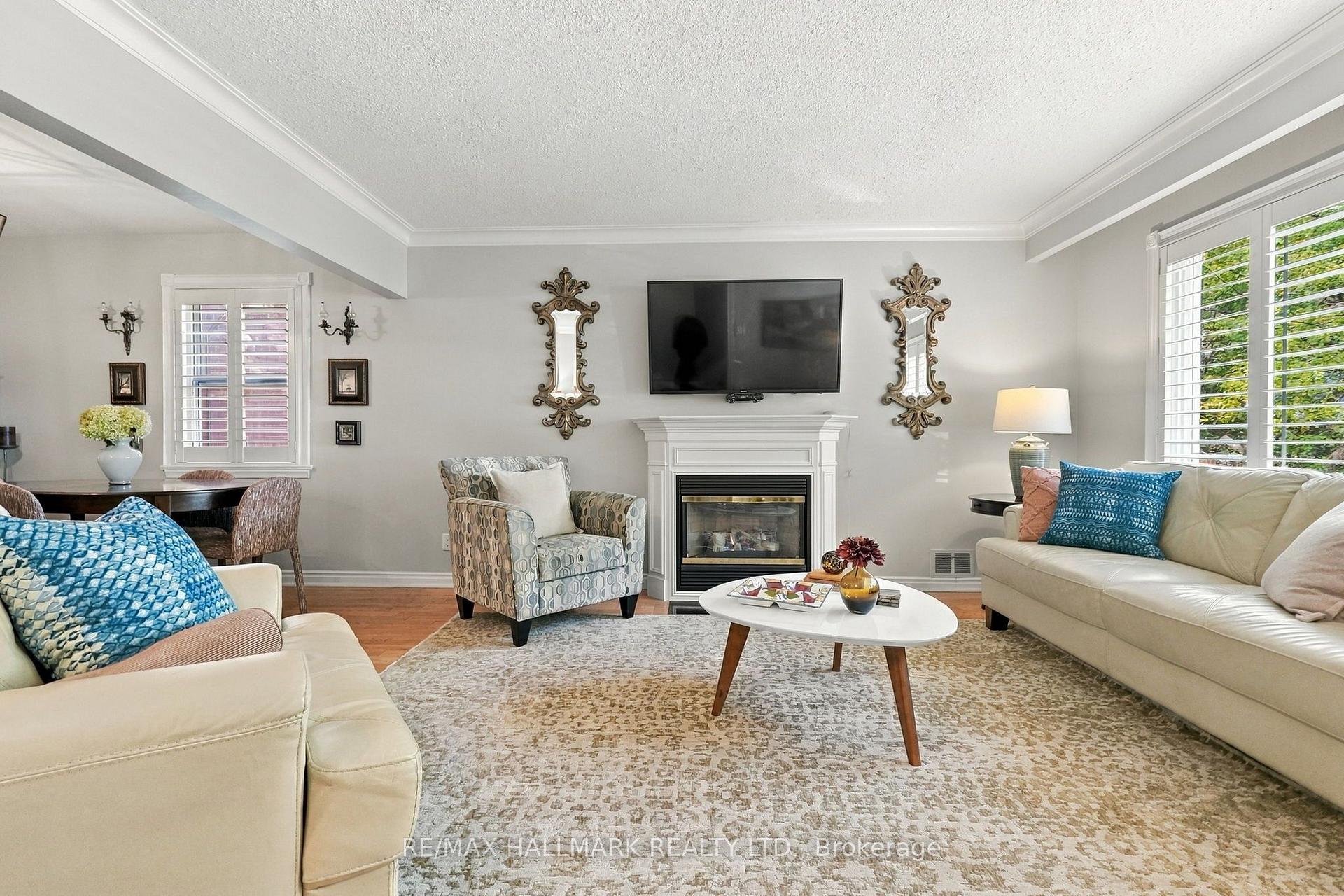 Photo 9 of 77 Glen Davis Crescent, Toronto, East End-Danforth — HOMEH