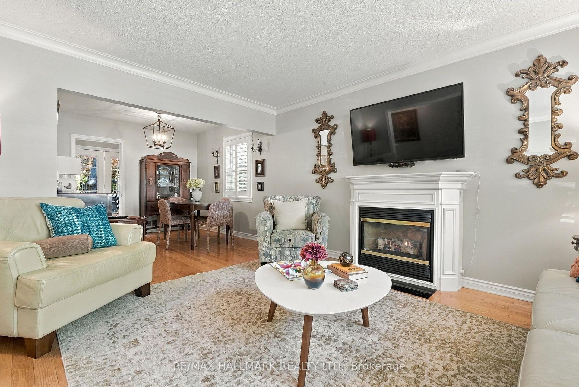 Photo 10 of 77 Glen Davis Crescent, Toronto, East End-Danforth — HOMEH