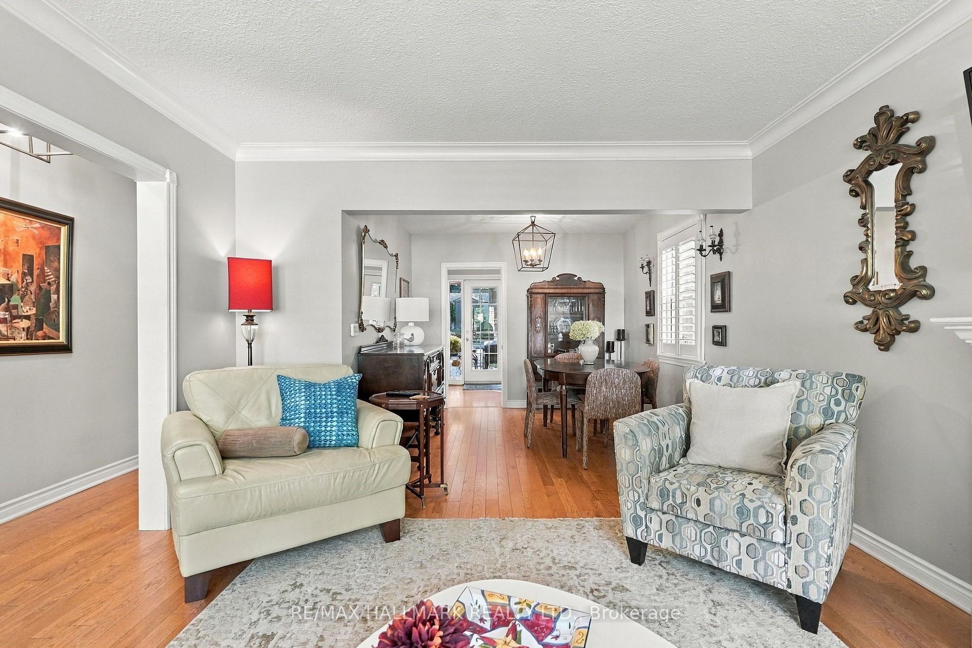 Photo 12 of 77 Glen Davis Crescent, Toronto, East End-Danforth — HOMEH