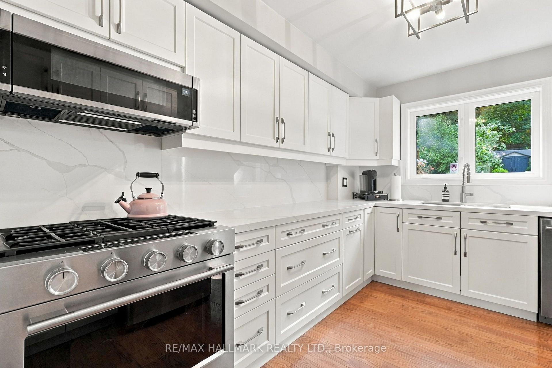 Photo 17 of 77 Glen Davis Crescent, Toronto, East End-Danforth — HOMEH
