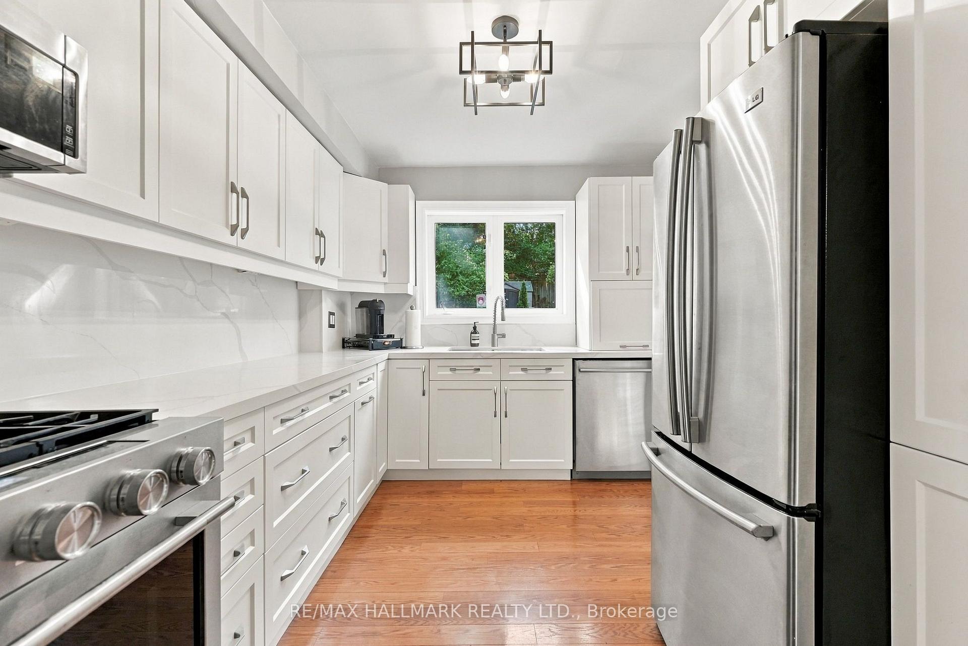 Photo 18 of 77 Glen Davis Crescent, Toronto, East End-Danforth — HOMEH