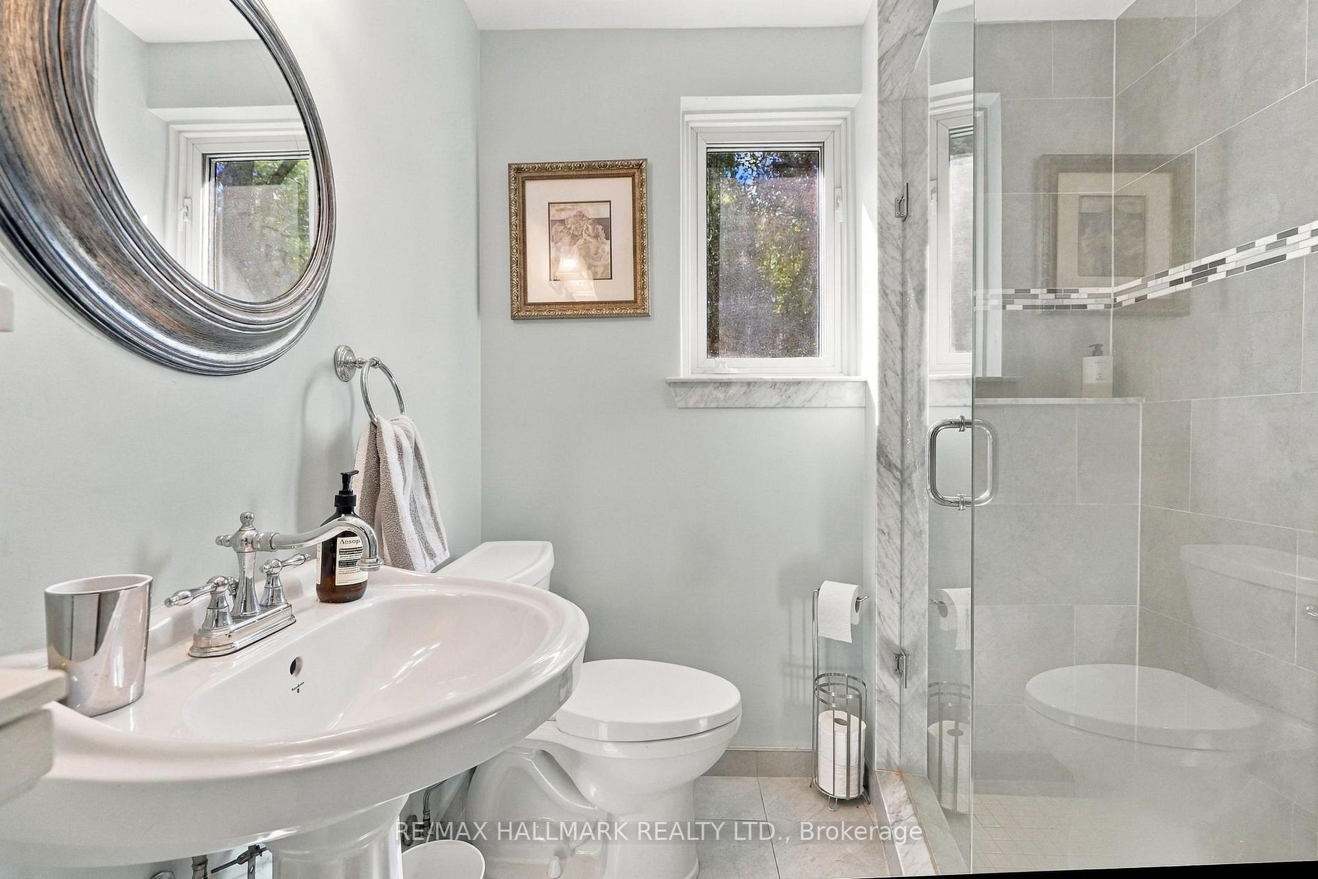 Photo 39 of 77 Glen Davis Crescent, Toronto, East End-Danforth — HOMEH