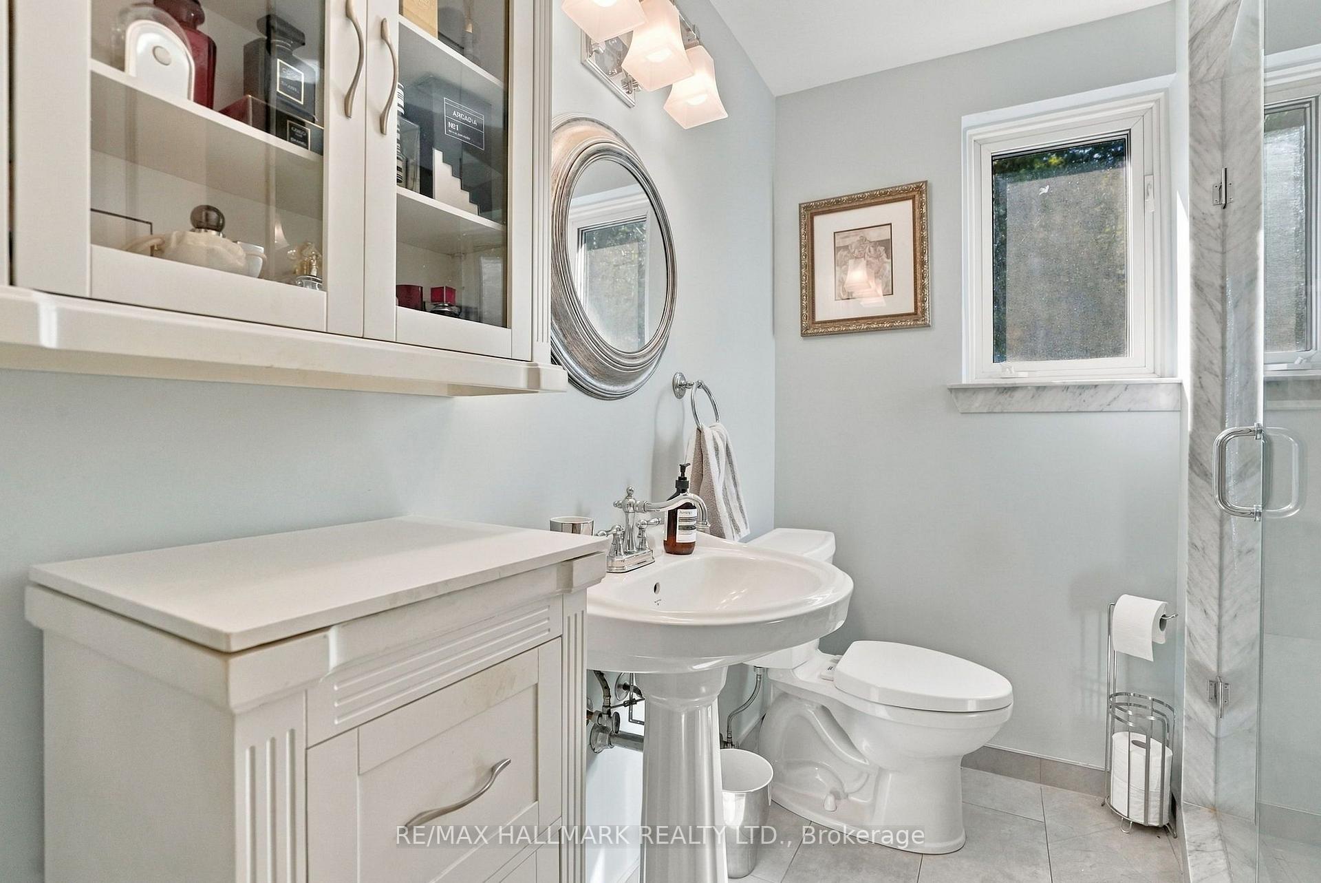 Photo 40 of 77 Glen Davis Crescent, Toronto, East End-Danforth — HOMEH