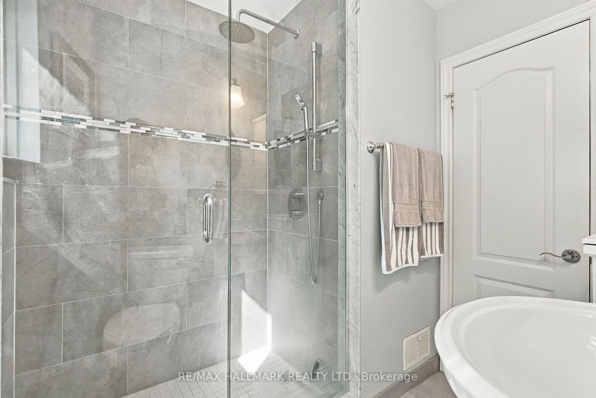 Photo 41 of 77 Glen Davis Crescent, Toronto, East End-Danforth — HOMEH