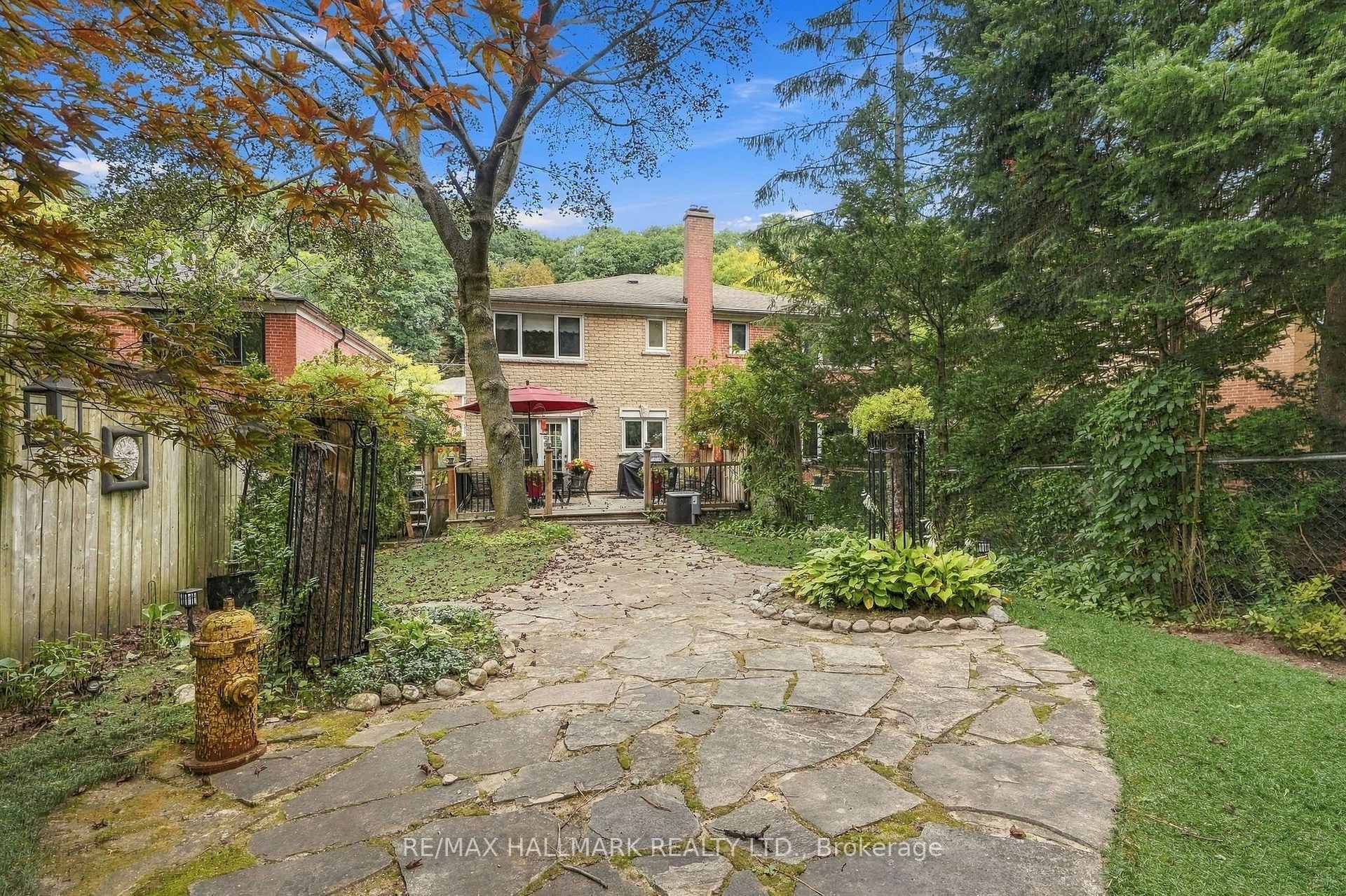 Photo 49 of 77 Glen Davis Crescent, Toronto, East End-Danforth — HOMEH