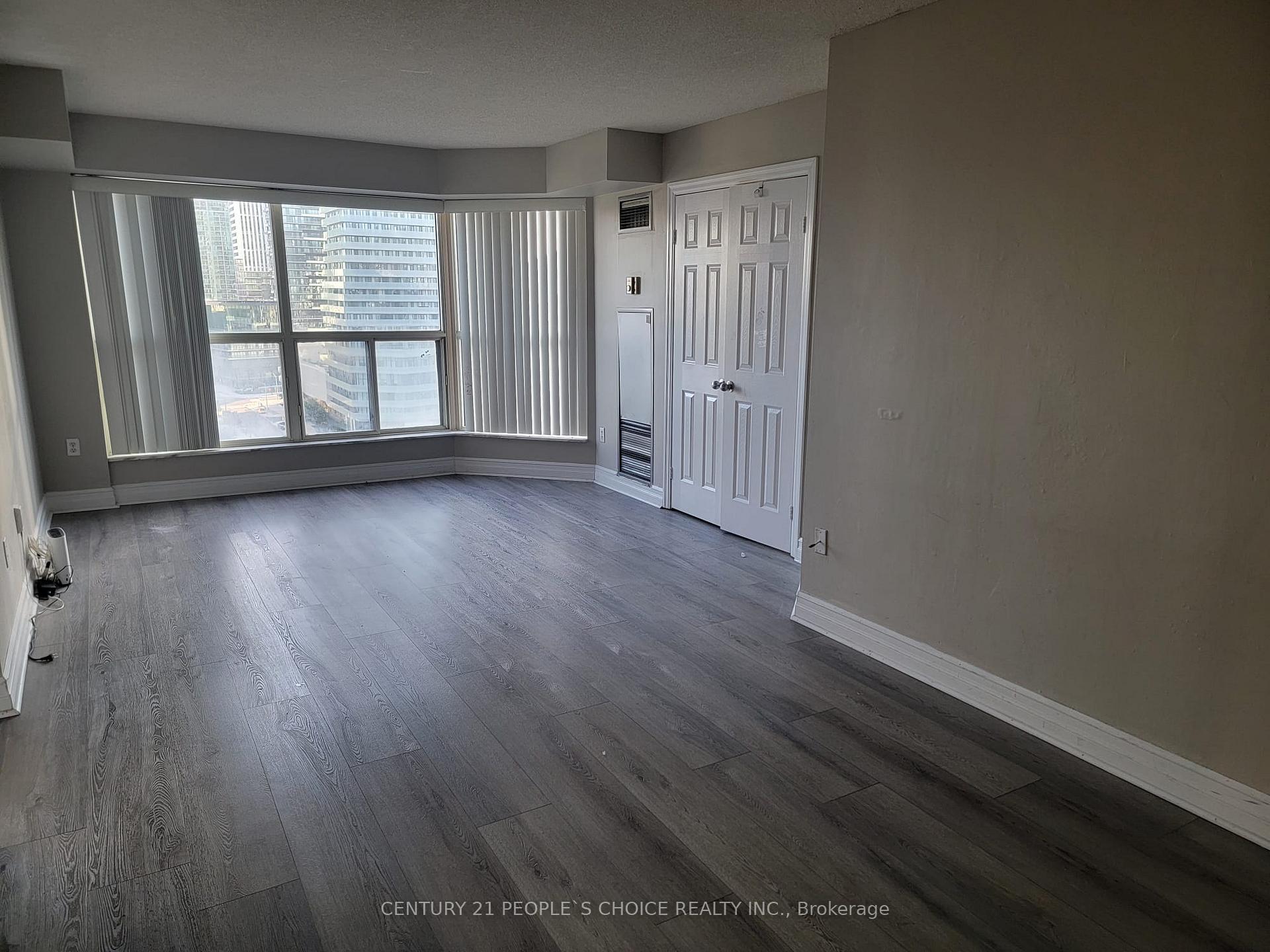 Photo 6 of Unit 1601, 335 Webb Drive, Mississauga, City Centre — HOMEH