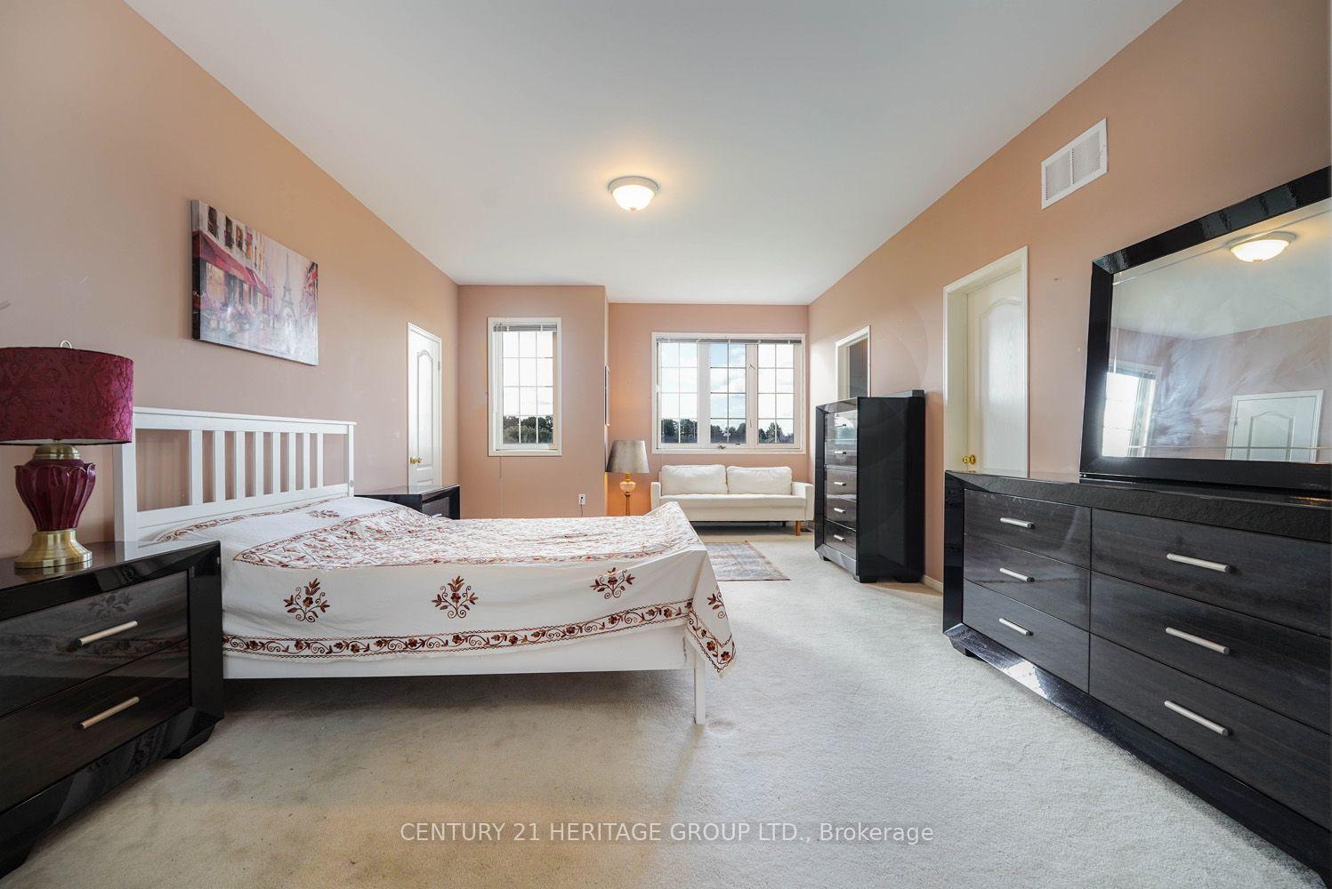 Photo 25 of 9 Alpaca Drive, Richmond Hill, Jefferson — HOMEH