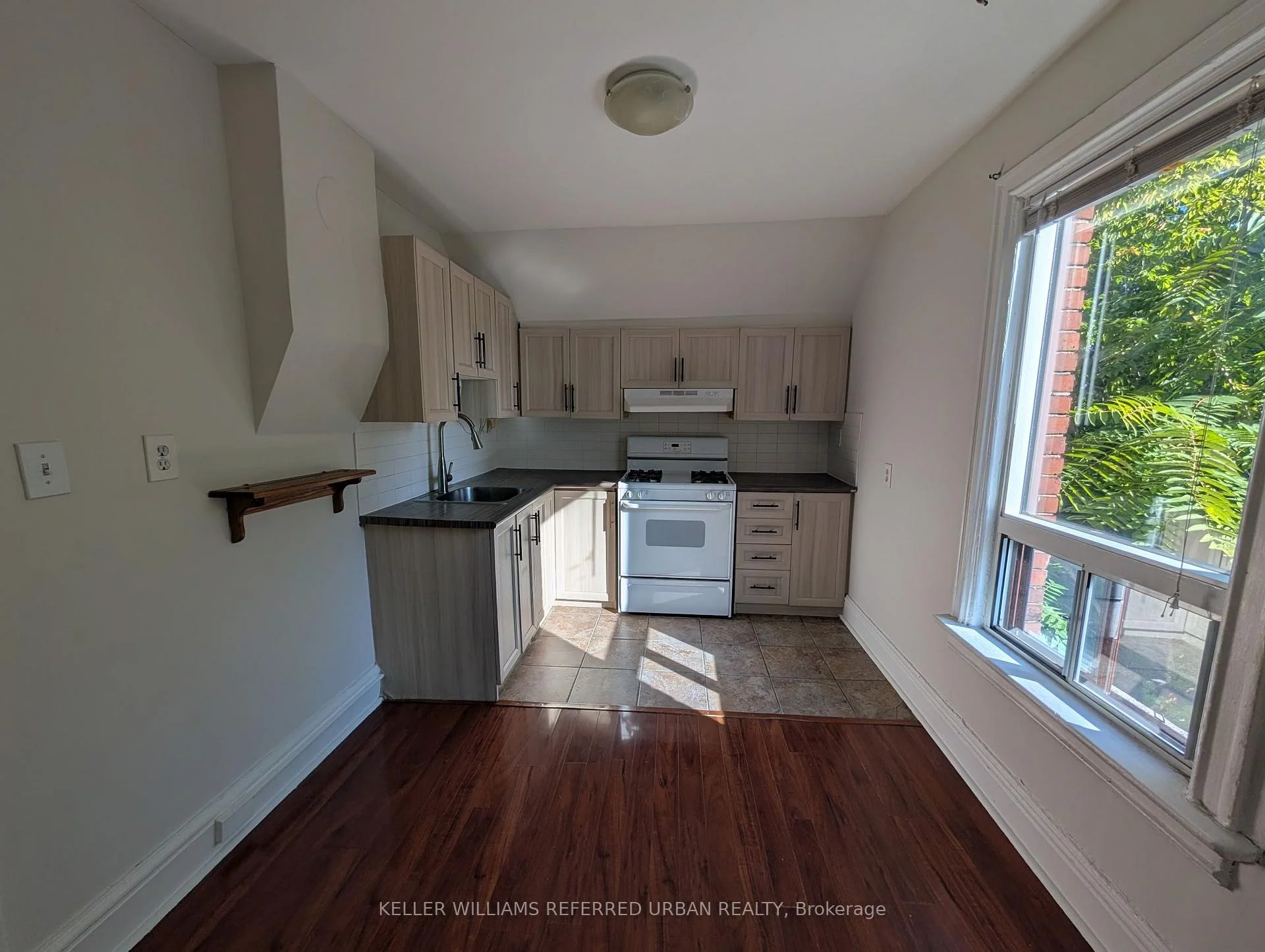 Photo 4 of Unit Upper, 591 Jane Street, Toronto, Runnymede-Bloor West Village — HOMEH