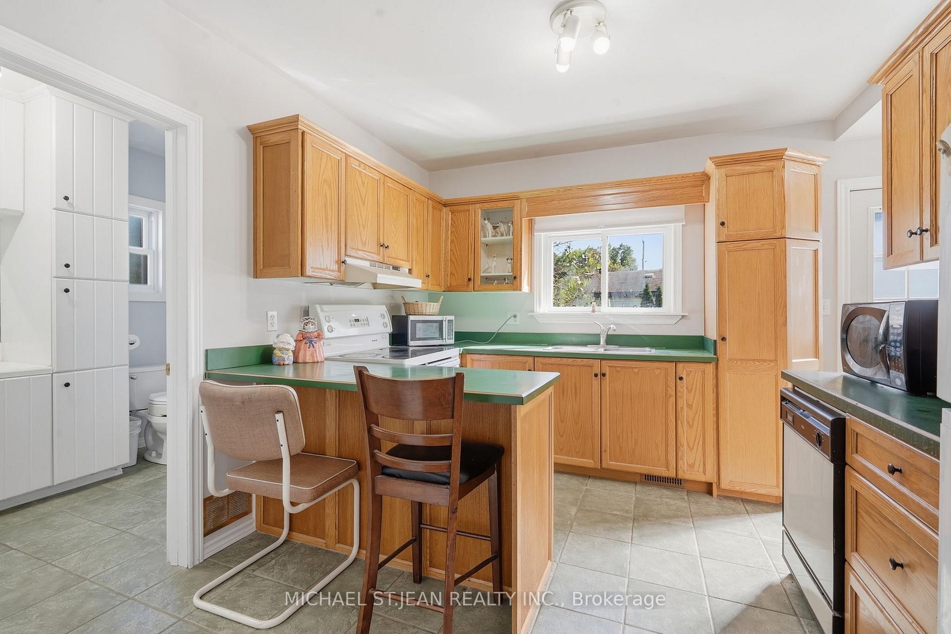 Photo 14 of 68 Hamilton Street, St. Catharines, Western Hill — HOMEH