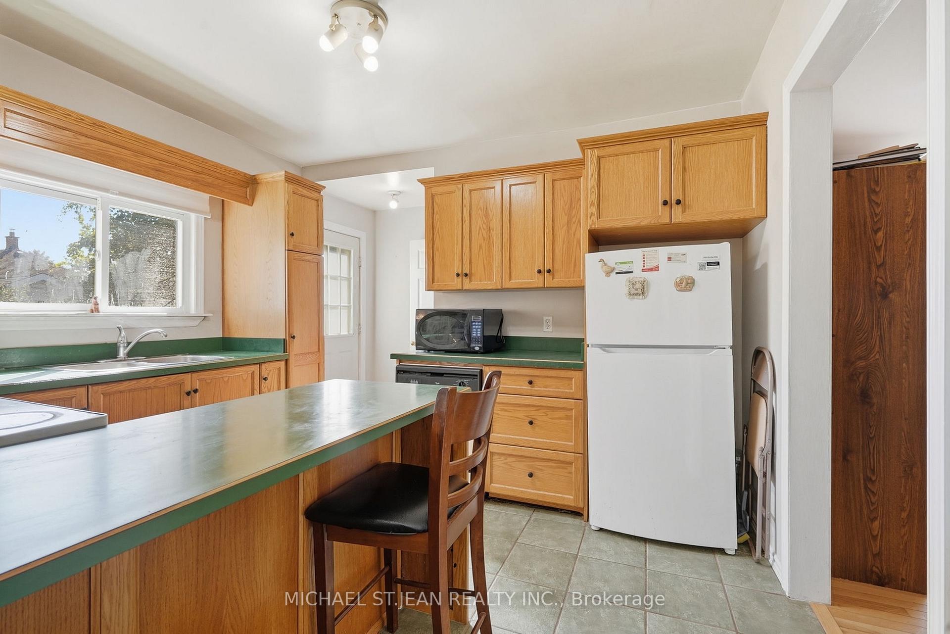 Photo 18 of 68 Hamilton Street, St. Catharines, Western Hill — HOMEH