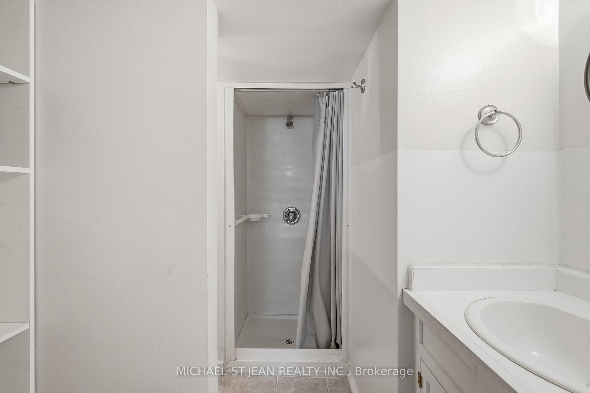 Photo 21 of 68 Hamilton Street, St. Catharines, Western Hill — HOMEH