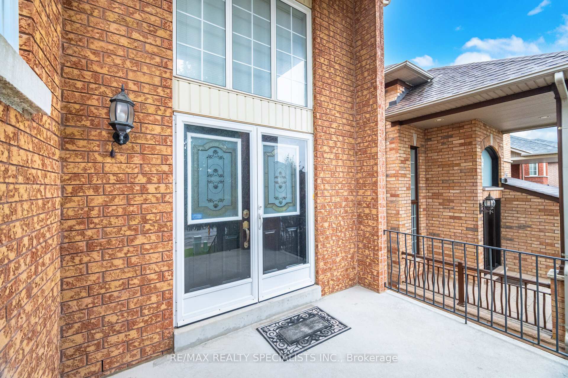 Photo 3 of 223 Sonoma Boulevard, Vaughan, Sonoma Heights — HOMEH