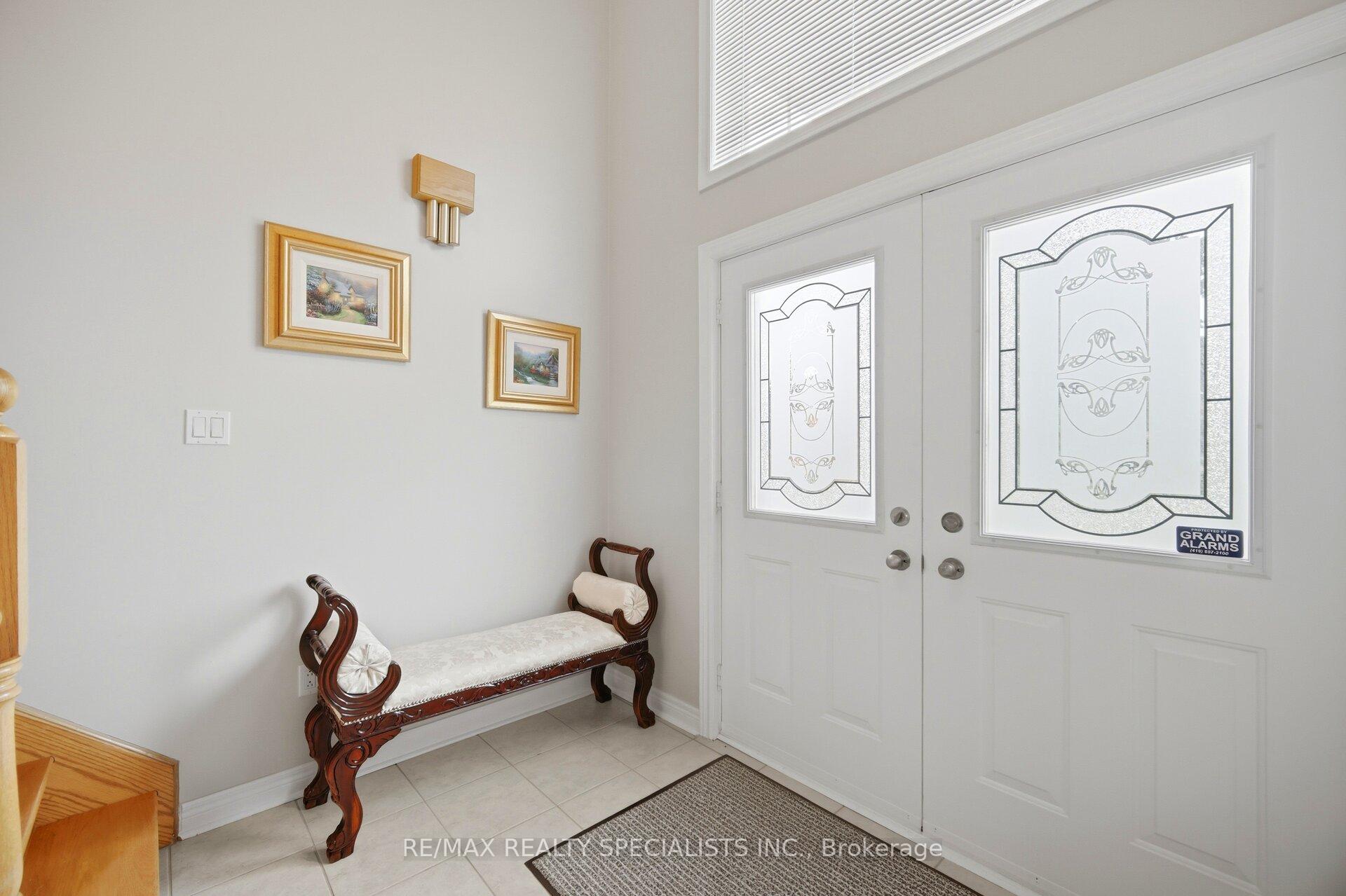 Photo 4 of 223 Sonoma Boulevard, Vaughan, Sonoma Heights — HOMEH