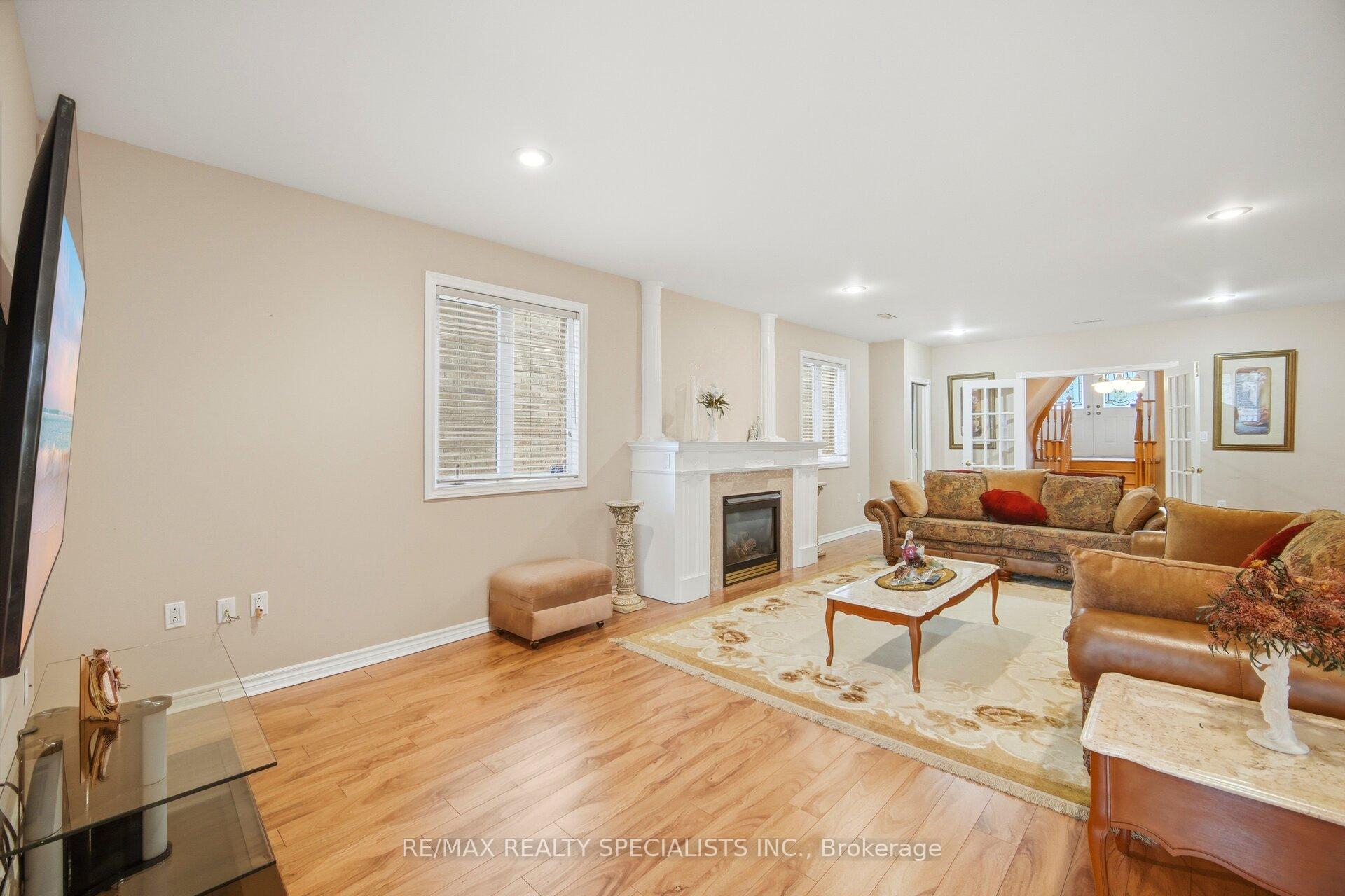 Photo 10 of 223 Sonoma Boulevard, Vaughan, Sonoma Heights — HOMEH
