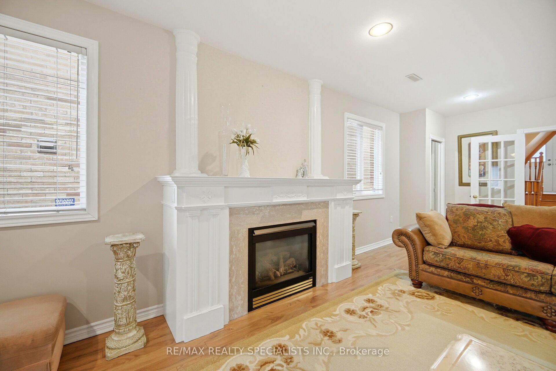 Photo 11 of 223 Sonoma Boulevard, Vaughan, Sonoma Heights — HOMEH