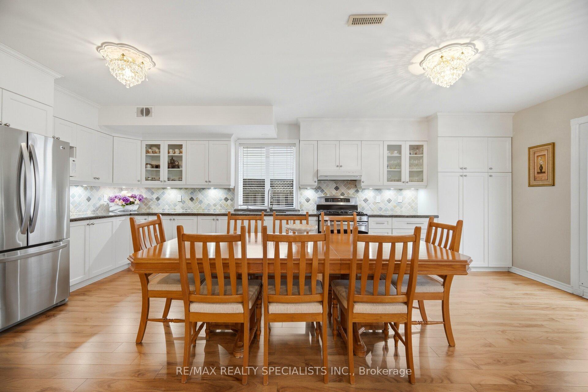 Photo 13 of 223 Sonoma Boulevard, Vaughan, Sonoma Heights — HOMEH