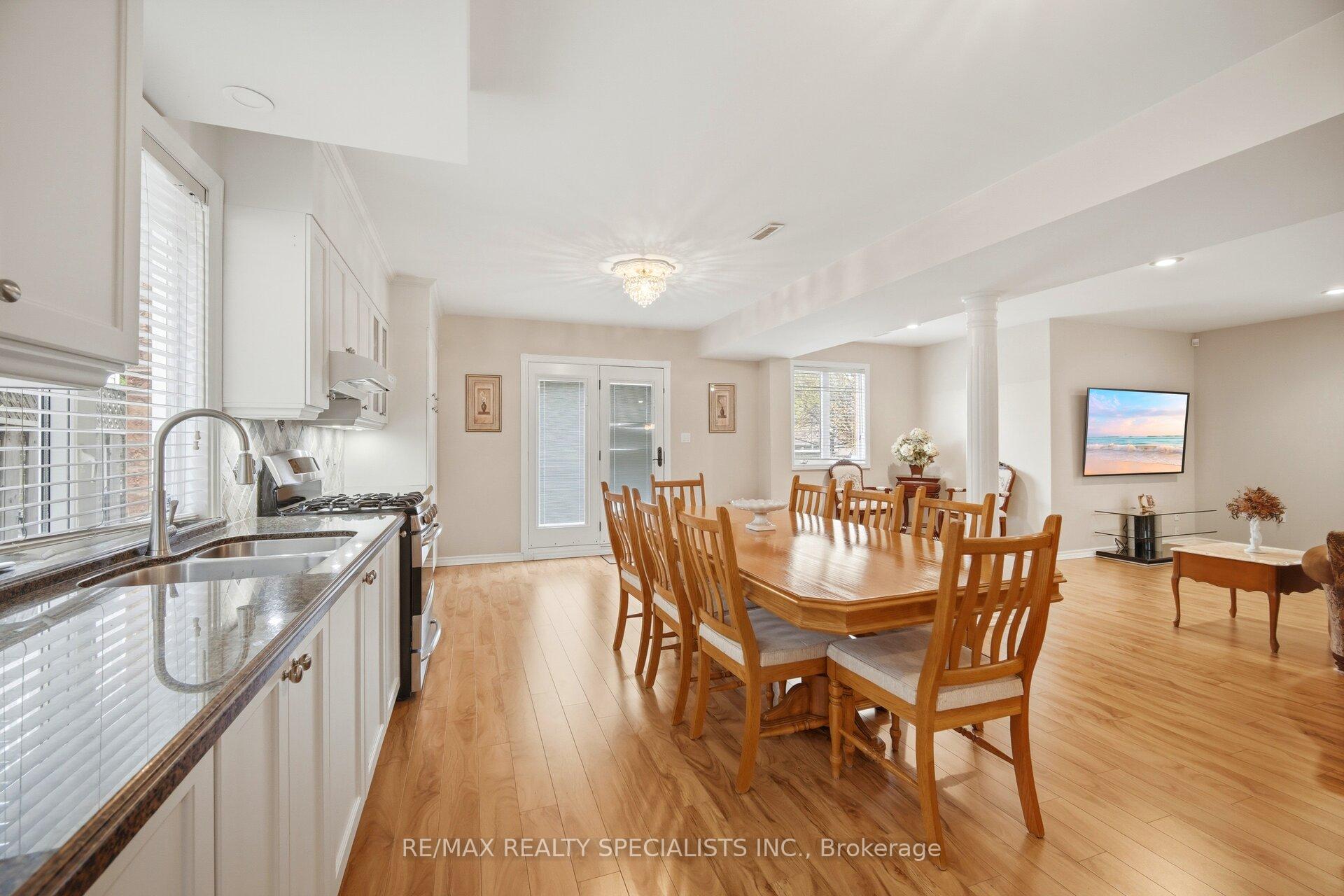 Photo 16 of 223 Sonoma Boulevard, Vaughan, Sonoma Heights — HOMEH