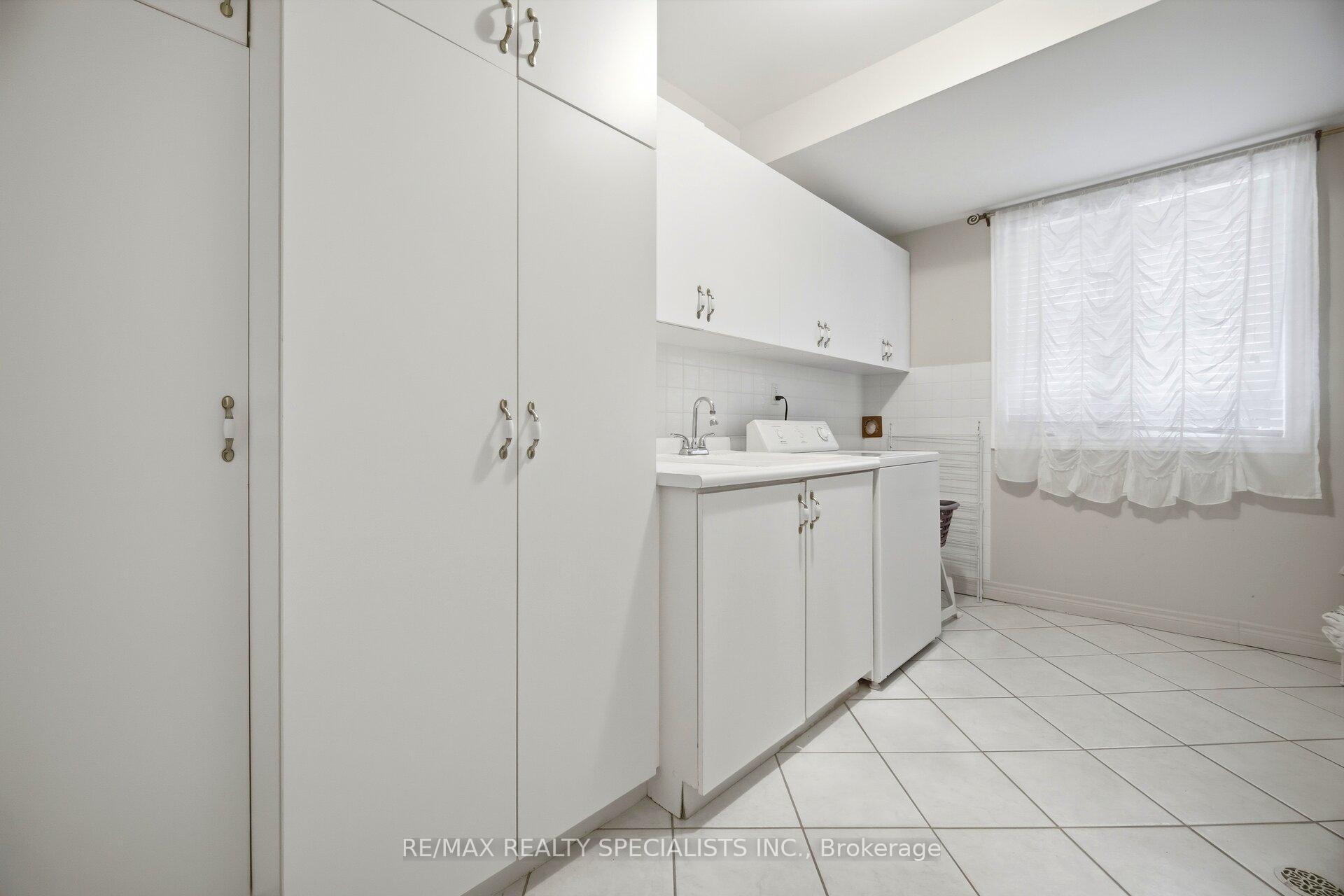 Photo 18 of 223 Sonoma Boulevard, Vaughan, Sonoma Heights — HOMEH