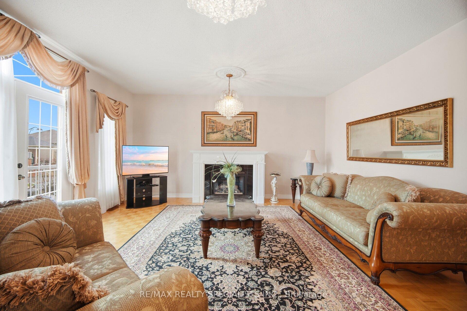 Photo 22 of 223 Sonoma Boulevard, Vaughan, Sonoma Heights — HOMEH