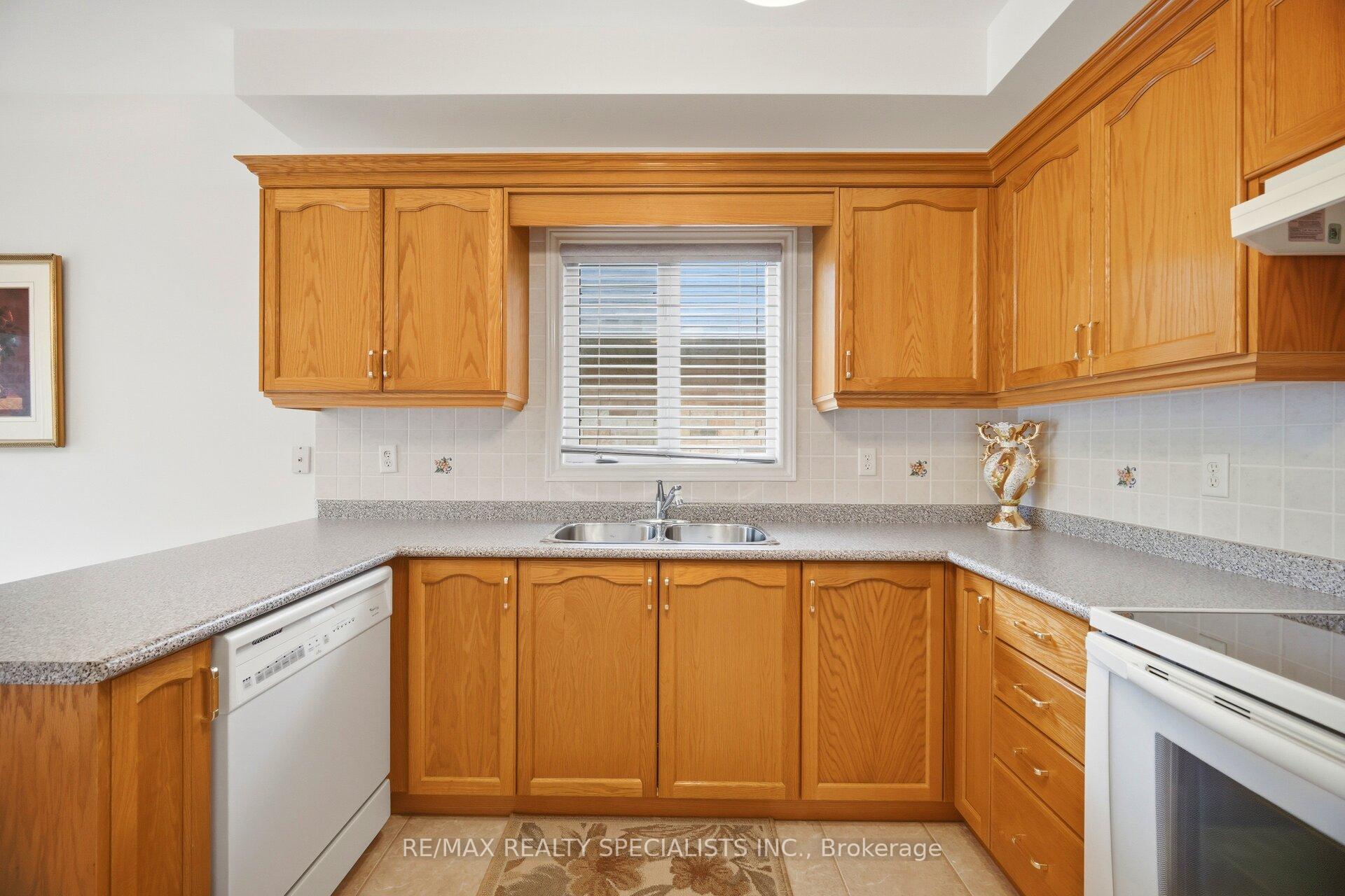 Photo 30 of 223 Sonoma Boulevard, Vaughan, Sonoma Heights — HOMEH