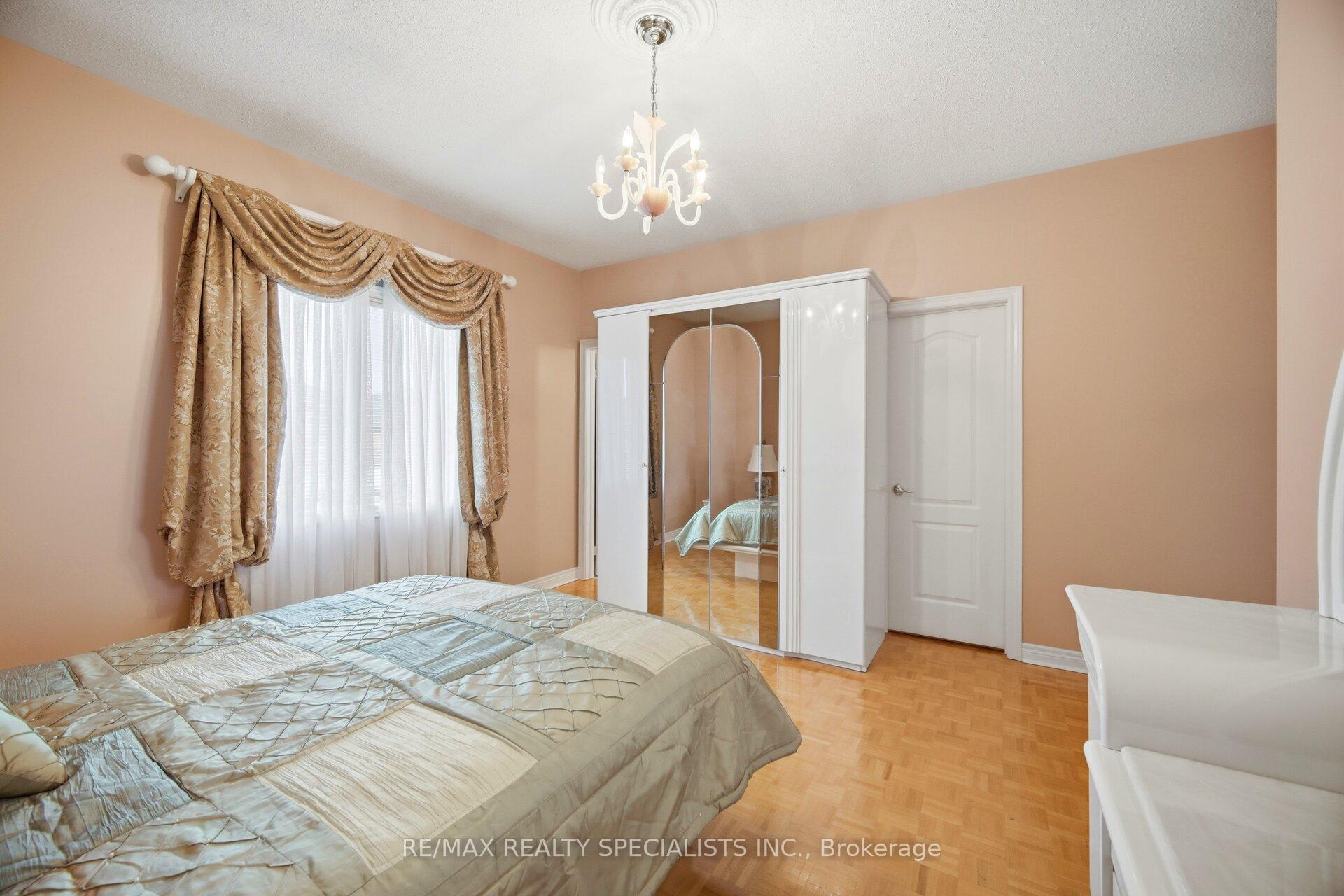 Photo 38 of 223 Sonoma Boulevard, Vaughan, Sonoma Heights — HOMEH
