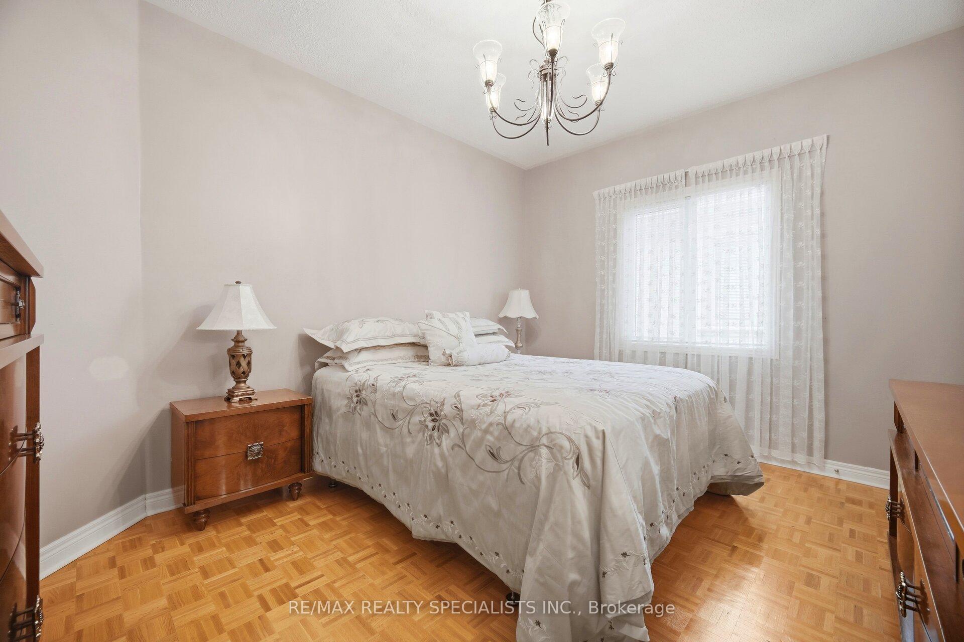 Photo 41 of 223 Sonoma Boulevard, Vaughan, Sonoma Heights — HOMEH
