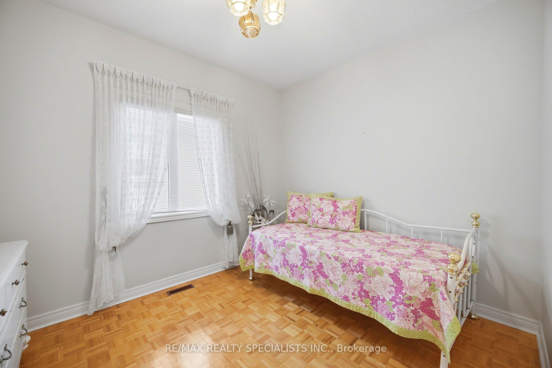 Photo 42 of 223 Sonoma Boulevard, Vaughan, Sonoma Heights — HOMEH